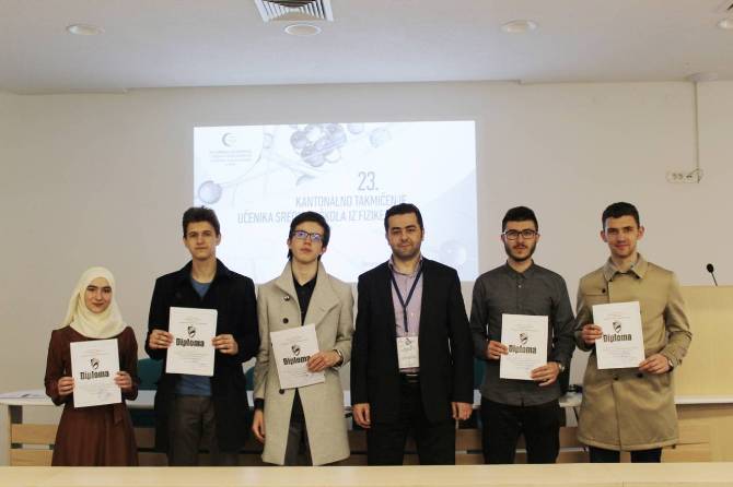 Učenici Behram-begove medrese prvi na Kantonalnom takmičenje srednjih škola iz fizike