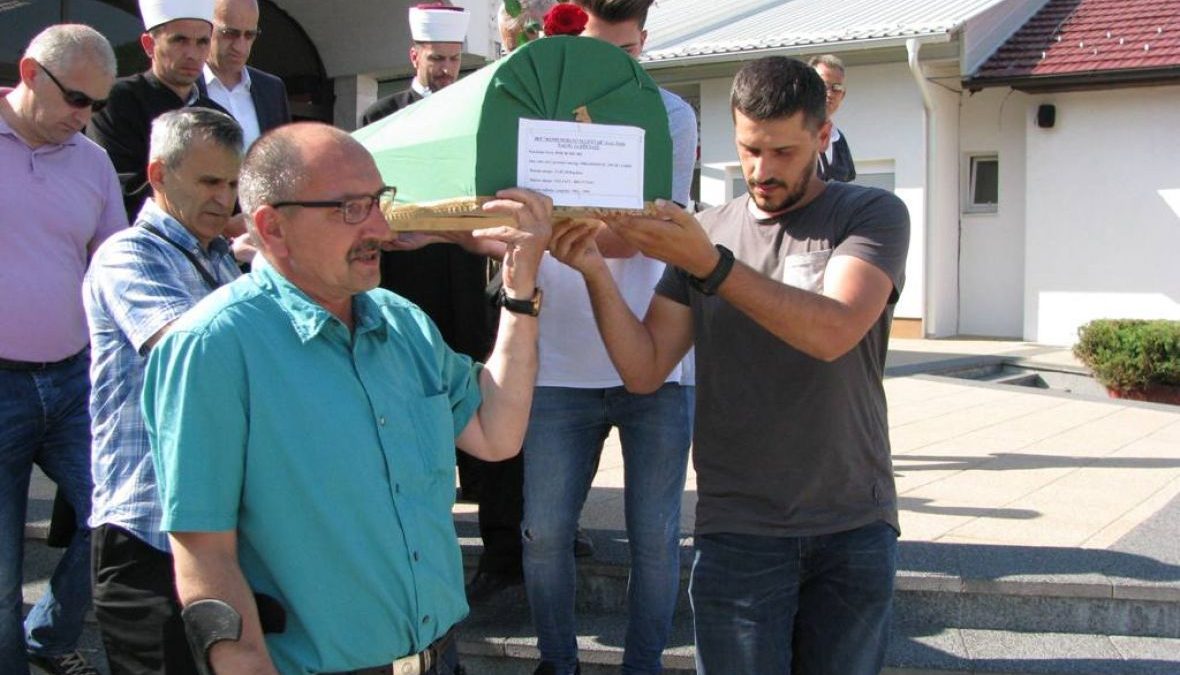 Komemorativni centar Tuzla: Ispraćen jedan tabut za dženazu u Bratuncu