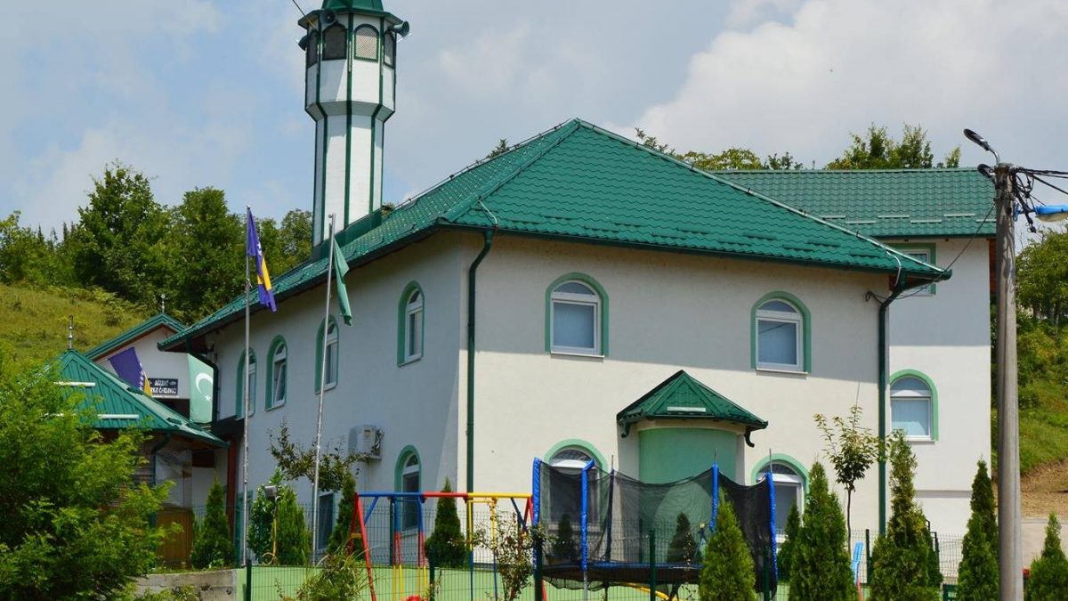 Otvorena džamija u tuzlanskom naselju Gornji Čaklovići