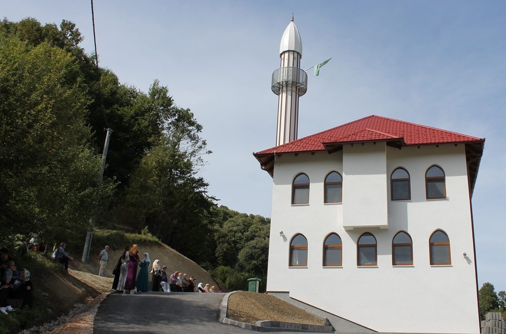 Radno otvorenje džamije u Momanovu (MIZ Tuzla)