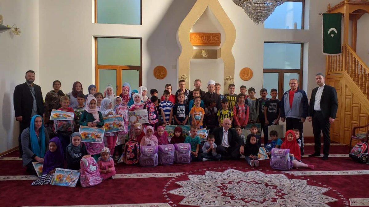 Školske torbe i pribor za djecu u Modriči