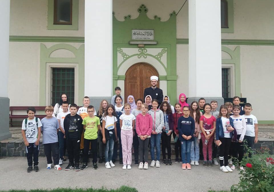 Učenici Osnovne škole Orašje posjetili Azizija džamiju