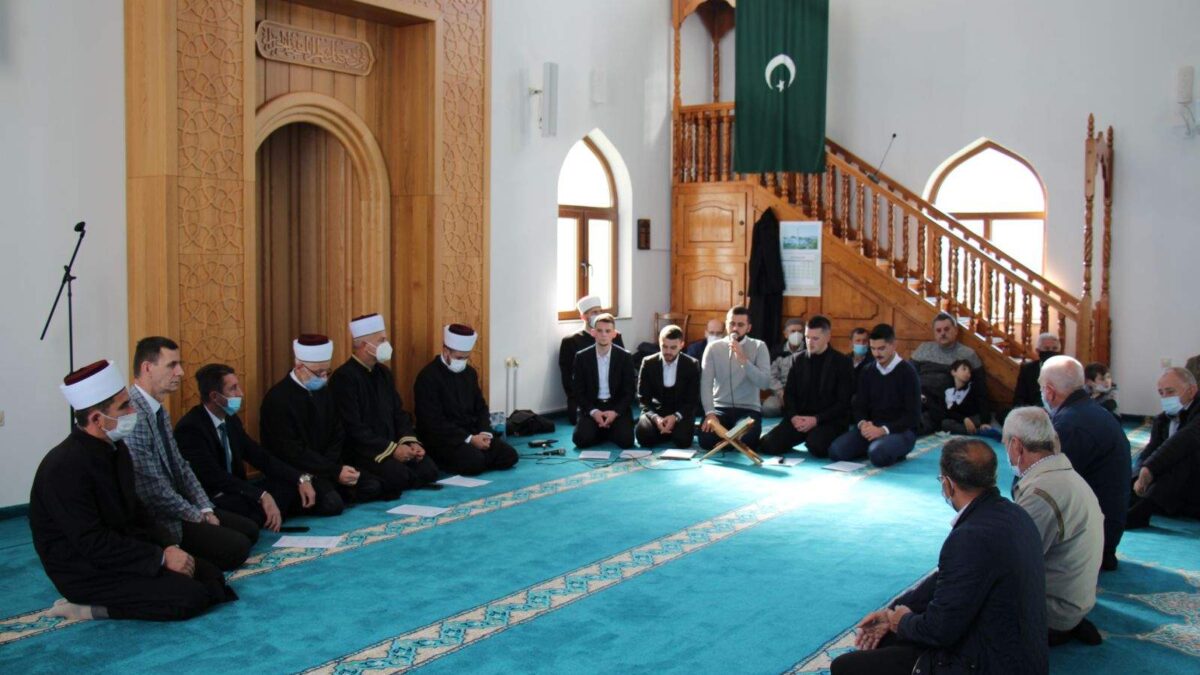 Mevlud u Gradskoj džamiji u Bratuncu