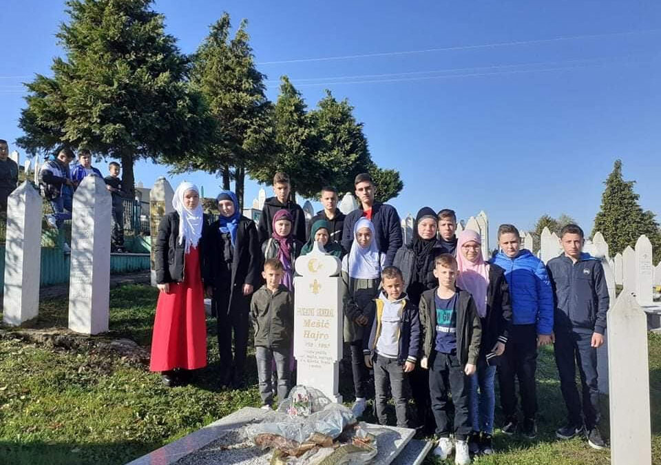 I učenici u Teočaku obilježili godišnjicu smrti kapetana Hajrudina Mešića