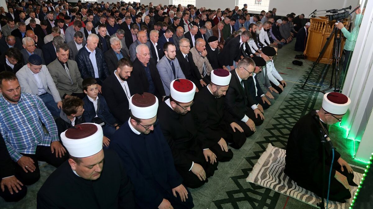 Centralna bajramska svečanost Muftijstva tuzlanskog u Džamiji Kralj Abdullah