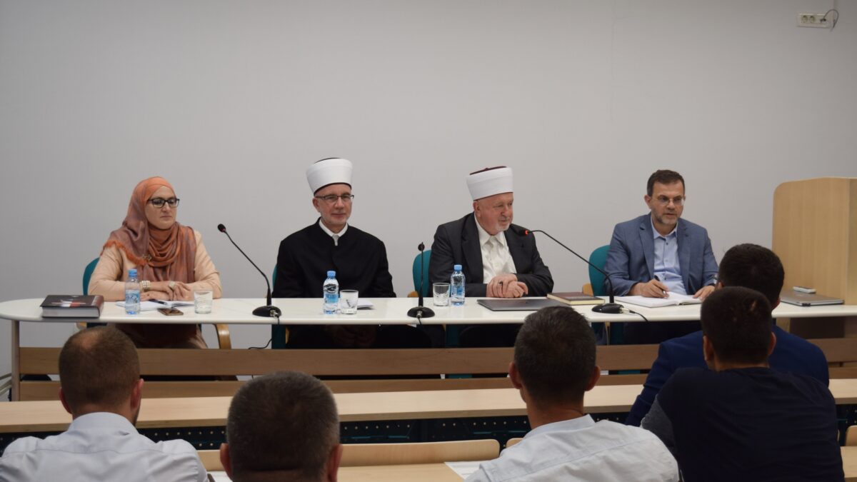Održan seminar na temu „Islamska zajednica u suočenju sa ideologijama različitih organizacija i grupa“