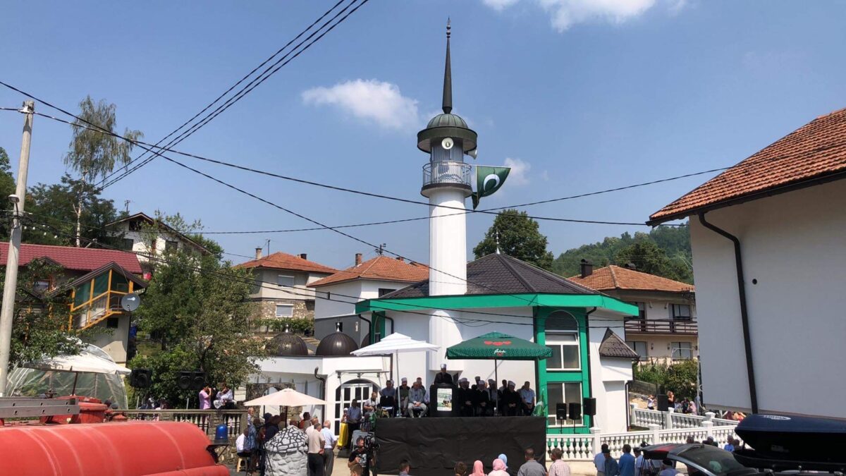 Srebrenik: Svečano otvorena džamija u džematu Huremi