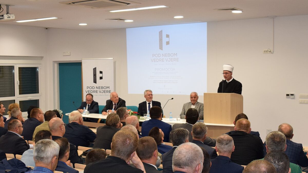 U Tuzli predstavljen projekat “Pod nebom vedre vjere – Islam i Evropa u iskustvu Bosne”