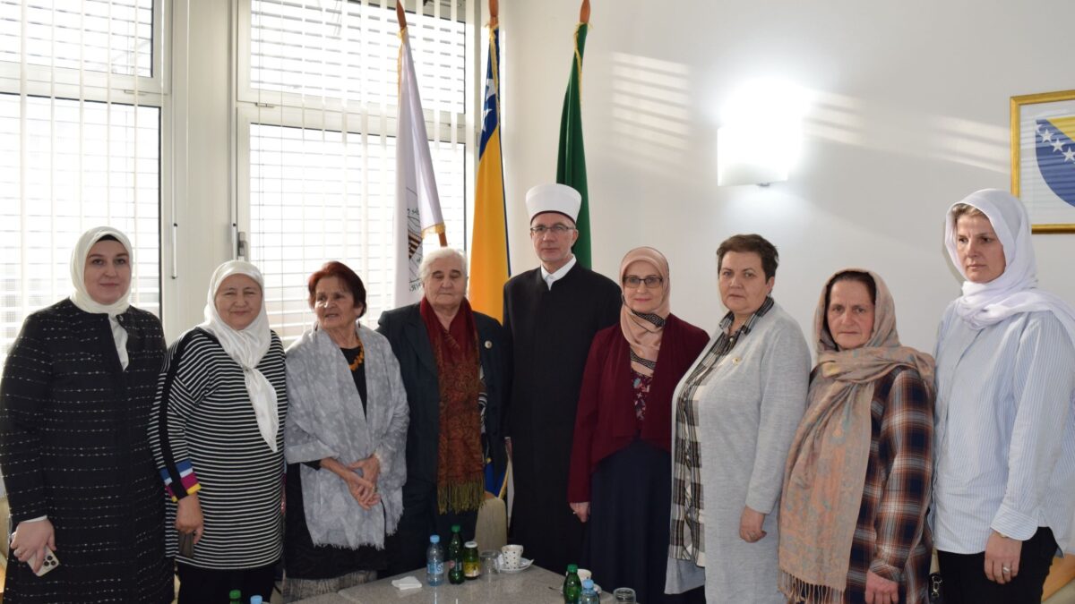 Prijem muftije Fazlovića za majke Srebrenice