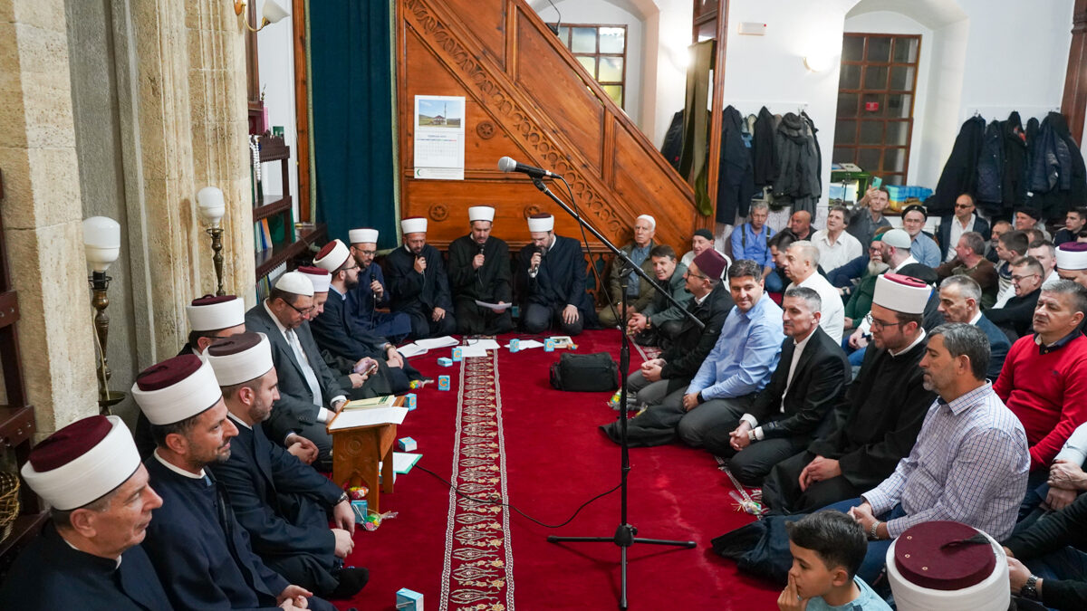 Tuzla: Lejletul-miradž obilježen u Čaršijskoj džamiji