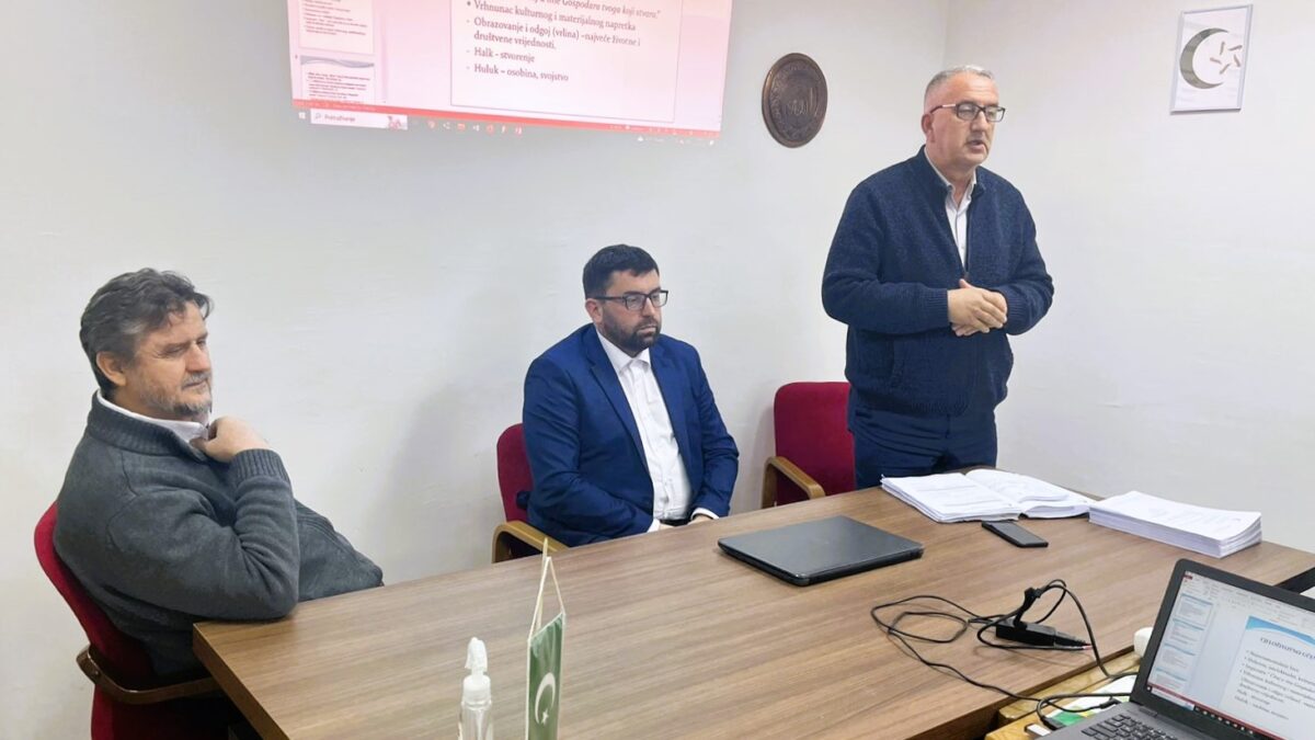 MIZ Puračić: Seminar o radu sa polaznicima mektepske pouke i islamske vjeronauke