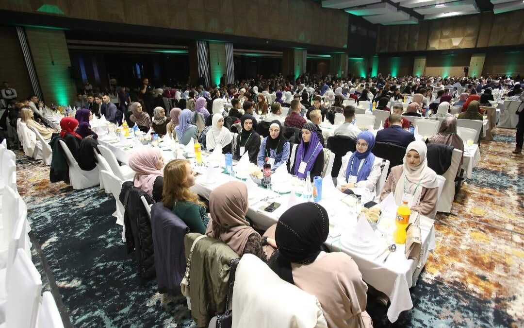 Iftar reisul-uleme sa aktivistima Mreže mladih: Imajte uvijek dovoljno vremena za Boga i čovjeka