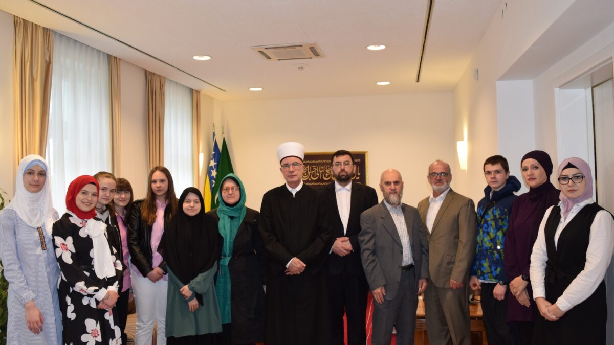 Muftija Fazlović primio pobjednike regionalnog takmičenja iz Islamske vjeronauke