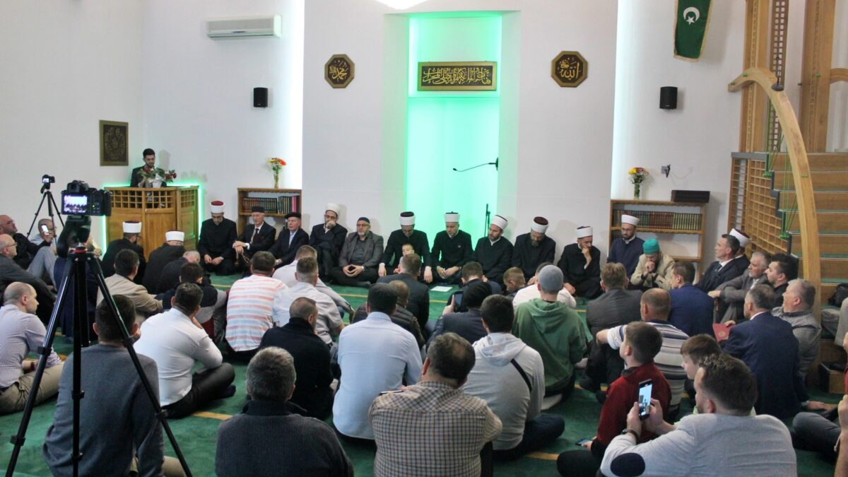 Povodom Dana džamija Večer Kur'ana u tuzlanskoj Amber-hatun džamiji