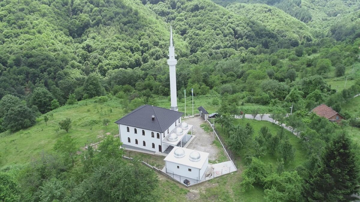 Bratunac: Svečano otvorena džamija u Zapolju