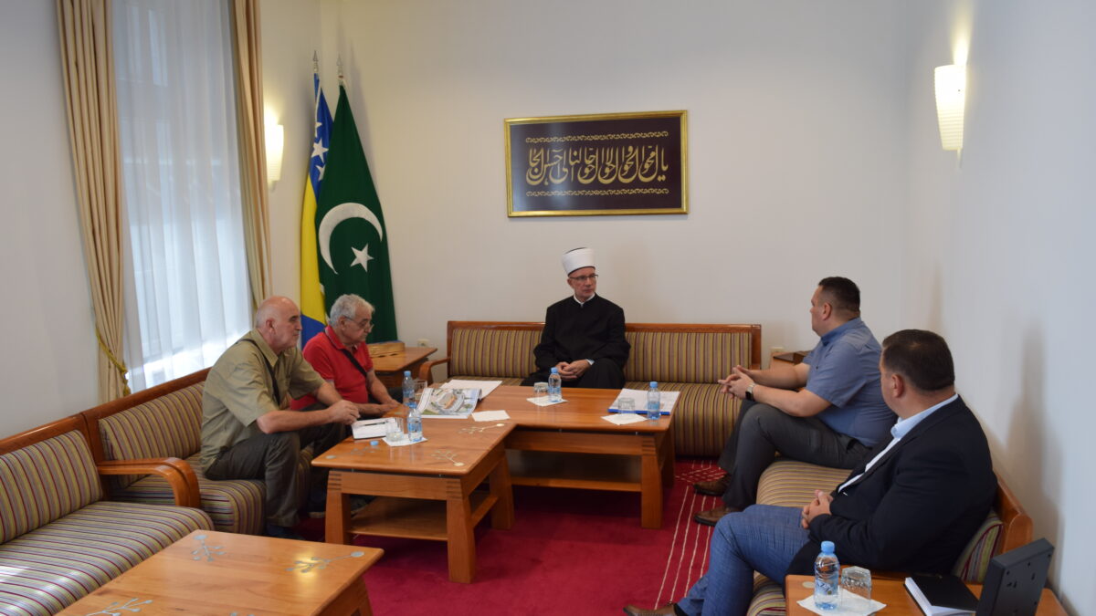 Razgovarano o aktivnostima u najvećoj i centralnoj džamiji na području Muftiluka tuzlanskog