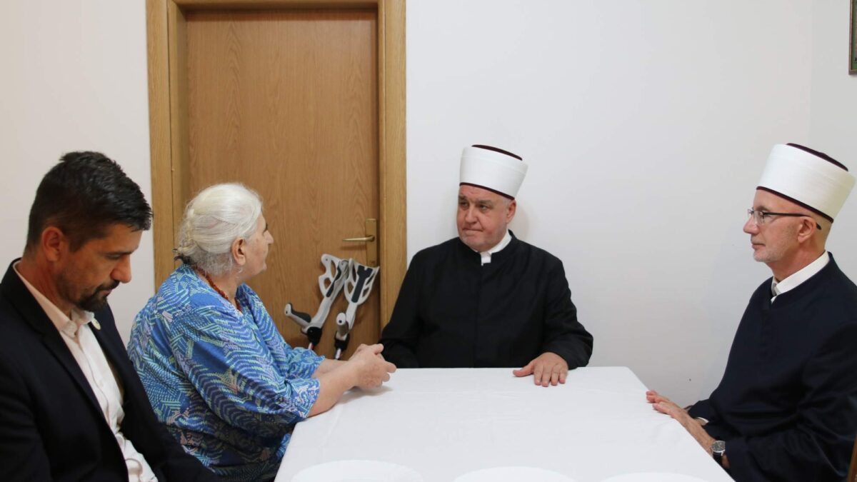 Reisul-ulema Kavazović posjetio majku Muniru Subašić