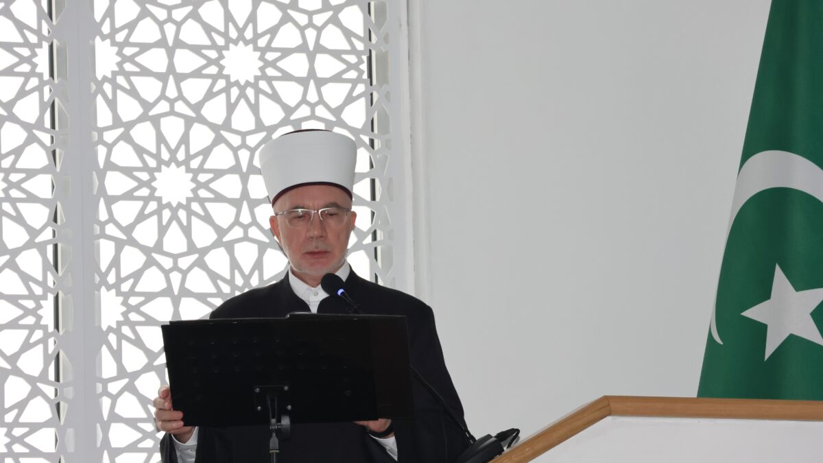 Muftija Fazlovića održao hutbu u džamiji “Kralj Abdullah” u Tuzli