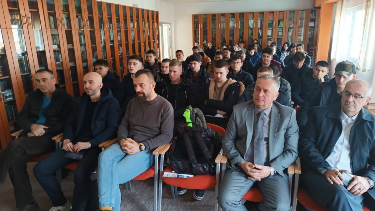 Srebrenik: Predavanje za mlade o prevenciji zloupotrebe psihoaktivnih supstanci