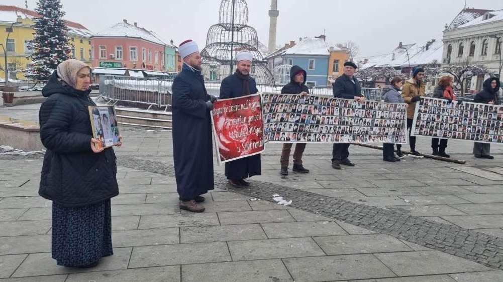 Tuzla: Mirni protesti majki i žena Srebrenice i Podrinja