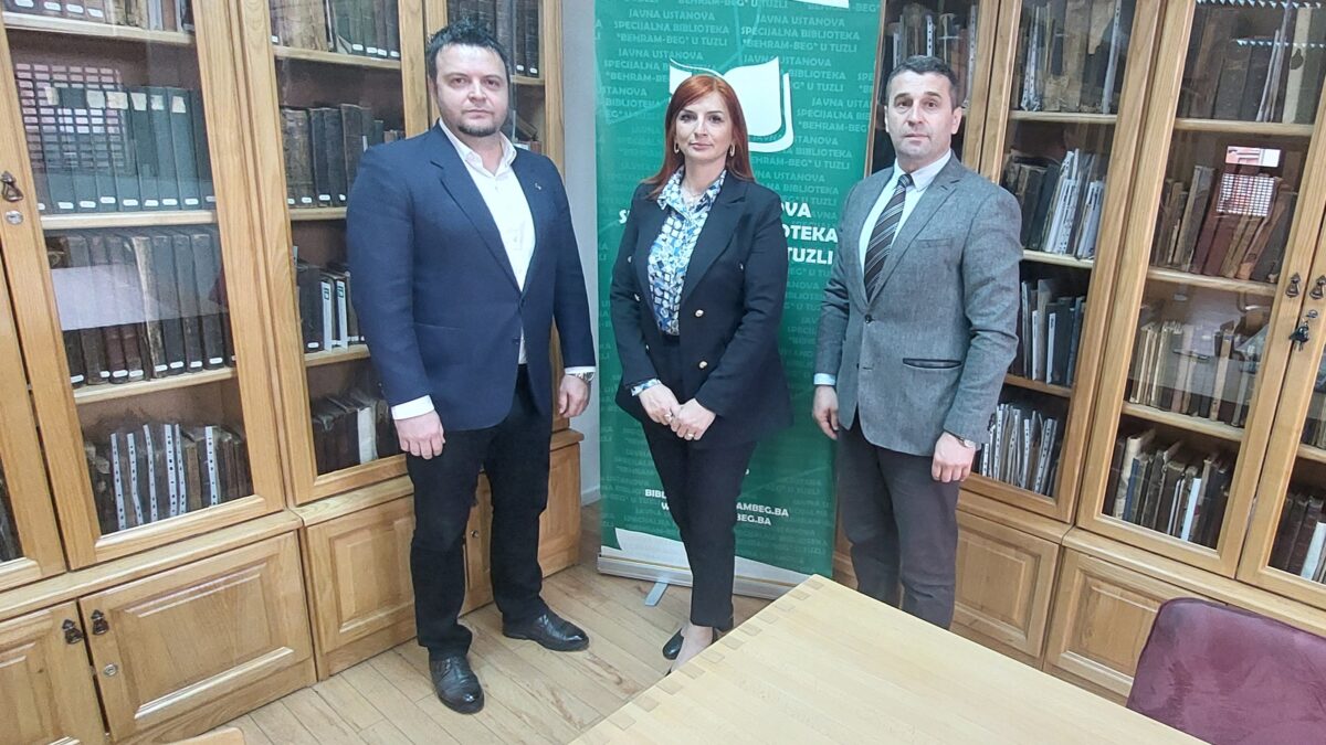 Ministar za kulturu, sport i mlade Tuzlanskog kantona posjetio Biblioteku “Beham-beg”