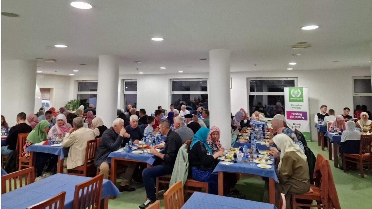 Iftar u Behram-begovoj medresi za više od stotinu postača