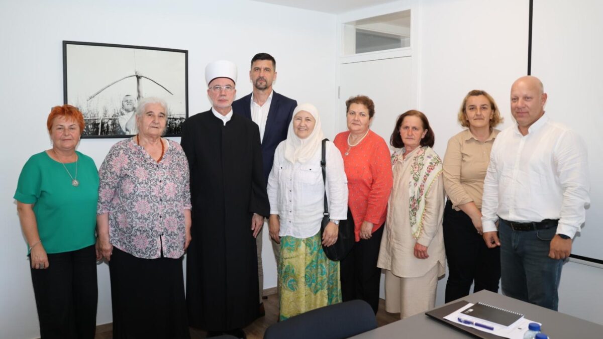 Savjetodavna radna grupa Memorijalnog centra Srebrenica uputila poziv predstavnicima Bošnjaka u Srebrenici