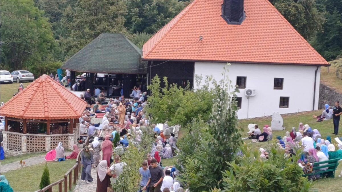 Živinice: U džematu Džebari proučeni tradicionalna dova i mevlud