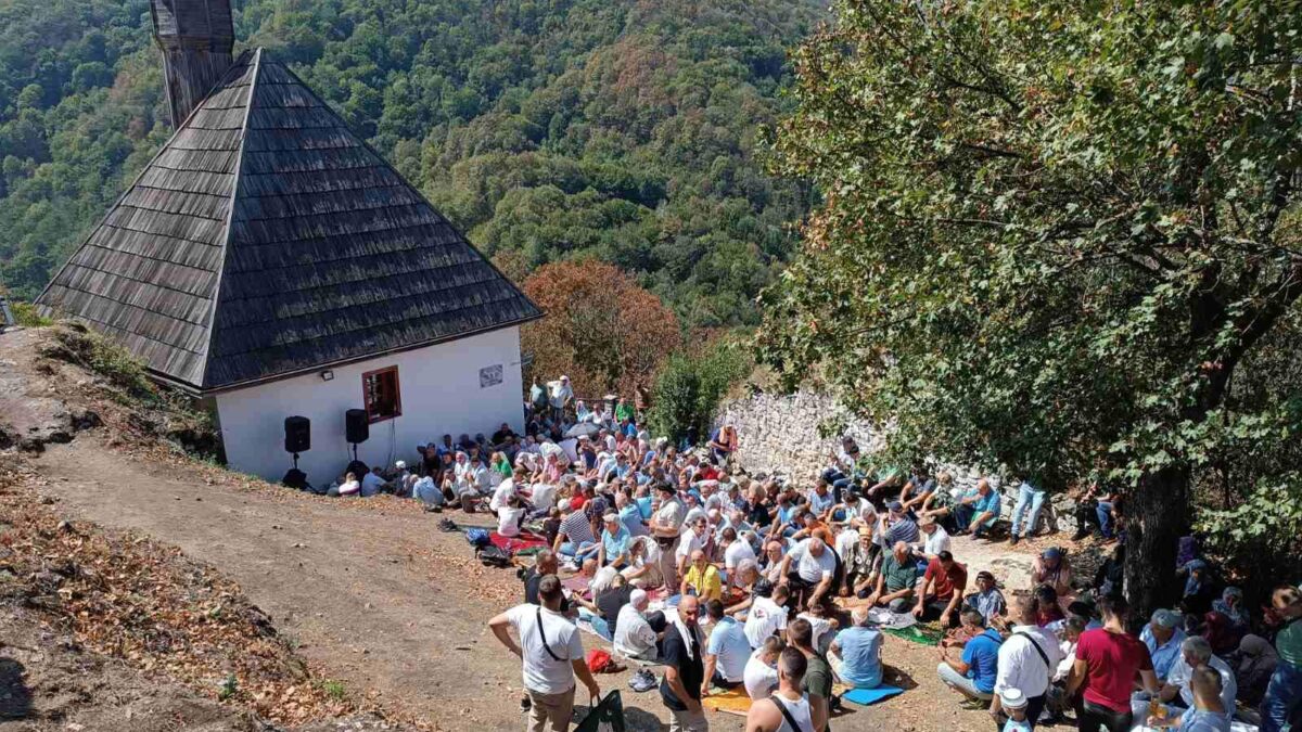 Zvornik: Na Kušlatu klanjan džuma-namaz i proučena Dova za domovinu