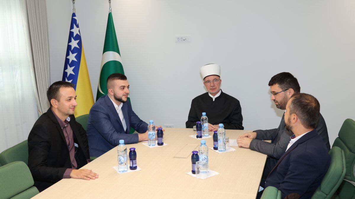 Ragovarano o Azizija džamiji, središtu duhovnog života muslimana u Orašju