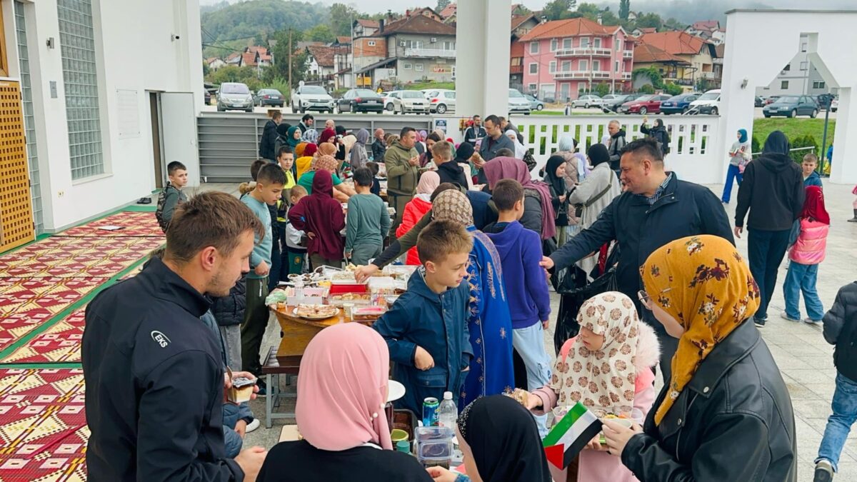 Tuzla: Mektepski bazar za djecu Palestine