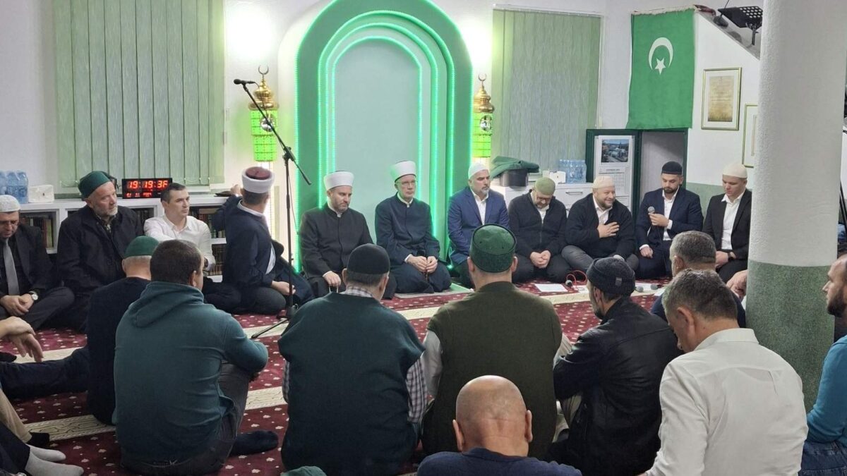 Tuzla: Održan mevlud i zikr u džamiji “Šejh Mehmed-ef. Hafizović”