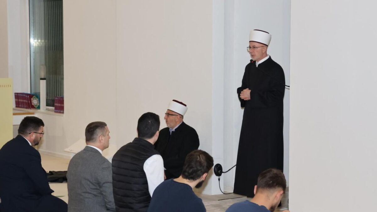 Iftar za studente, sudionike projekta „Putevi dobra“ i predstavnike Mreže mladih Muftijstva tuzlanskog