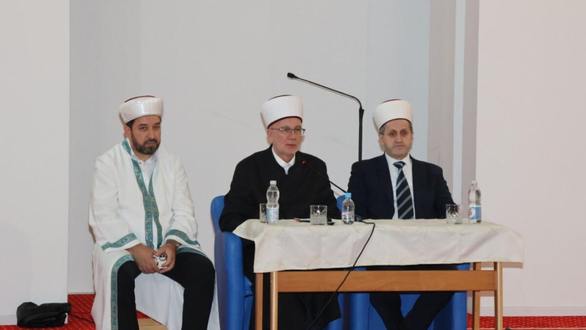 Muftija Fazlović govorio na ramazanskoj tribini u Brčkom