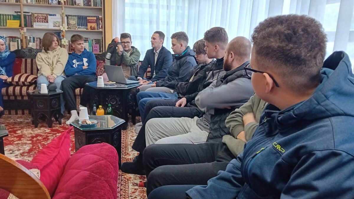 Predavanje za mlade o braku i porodici u islamu