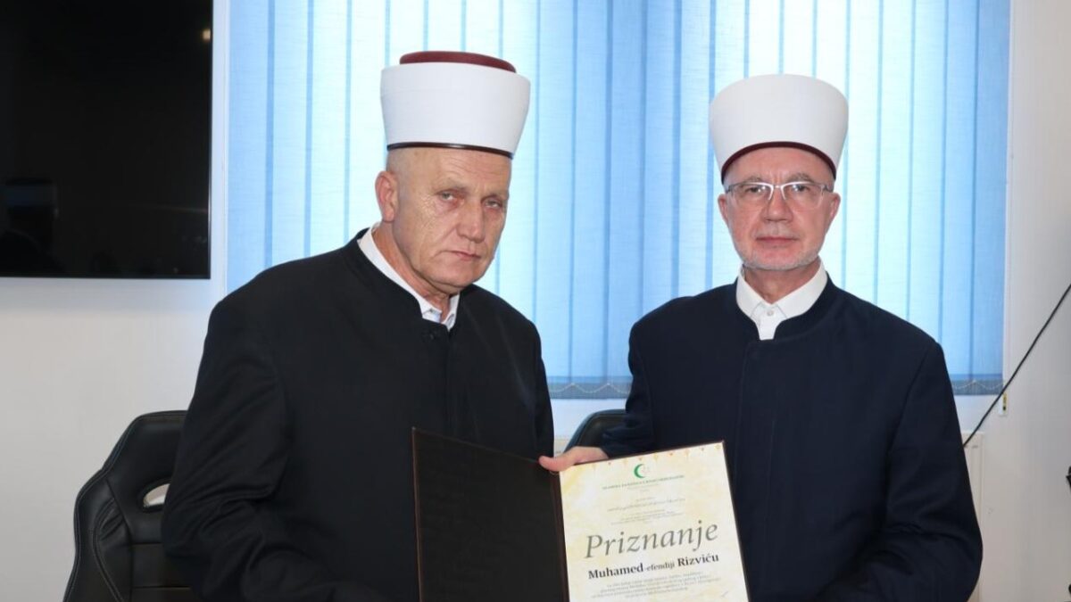 Muhamed-ef. Rizviću priznanje Muftijstva tuzlanskog: Četiri decenije misije glavnog imama i imama u Teočaku
