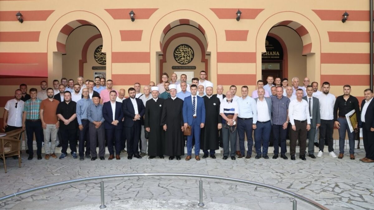Priznanje Muftijstva tuzlanskog Smaji-ef. Mustafiću: Hamdija-ef. Islamović novi glavni imam u Gračanici