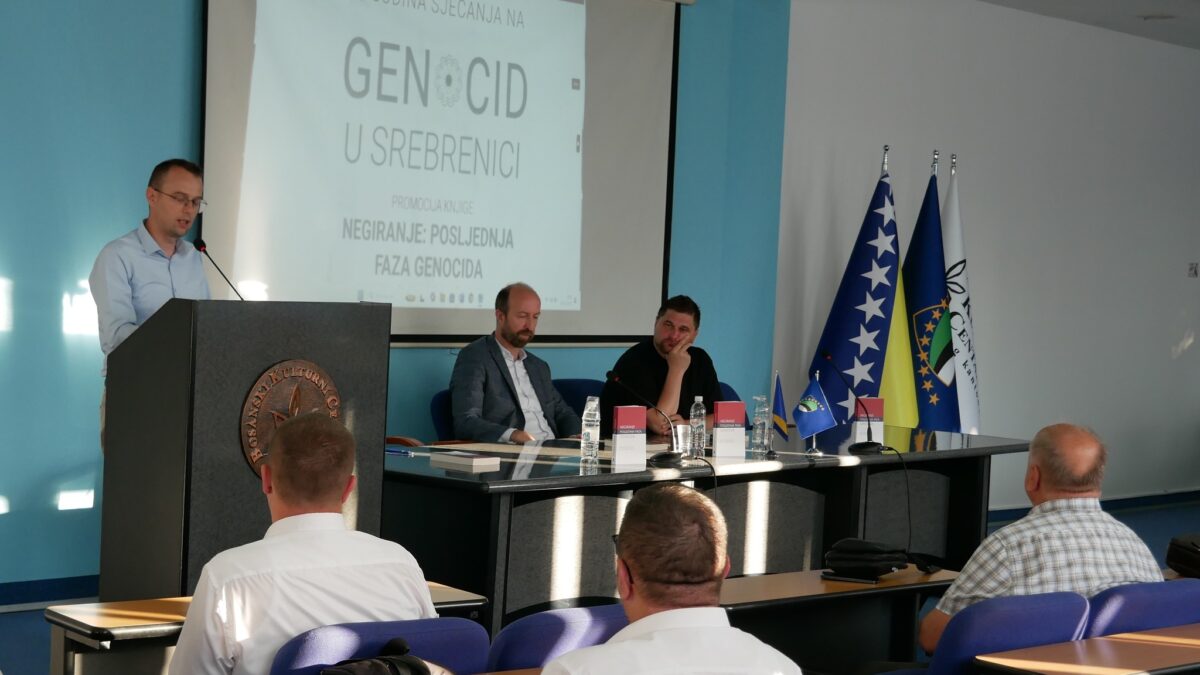 Tuzla: Predstavljena knjiga “Negiranje: posljednja faza genocida”