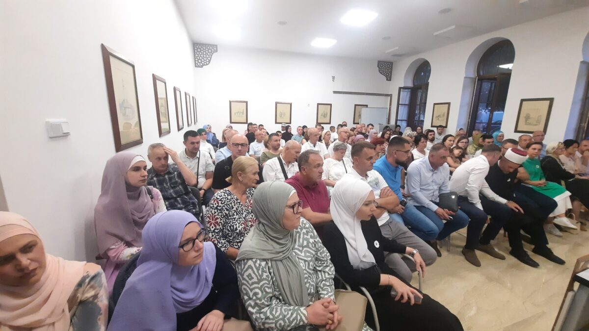 U Gračanici obilježena trideseta godišnjica od genocida nad Bošnjacima