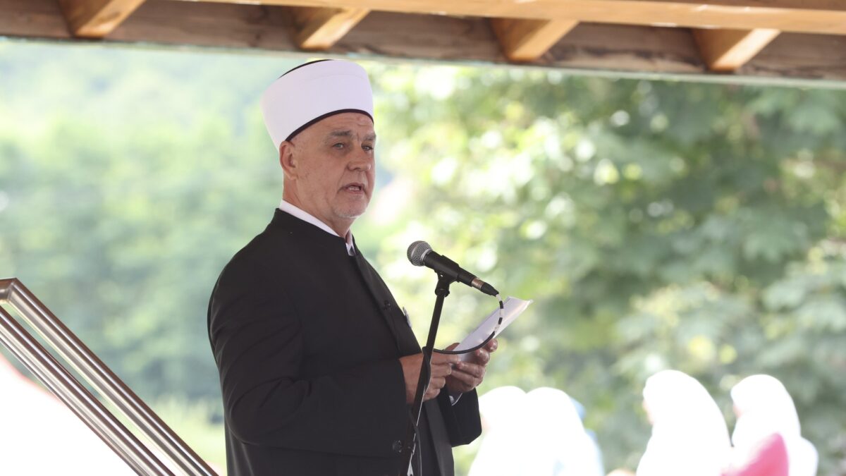 Reisul-ulema Kavazović iz Potočara: Košulju tuge nikada nećemo skinuti, a naša snaga je u vjeri i ustrajnosti