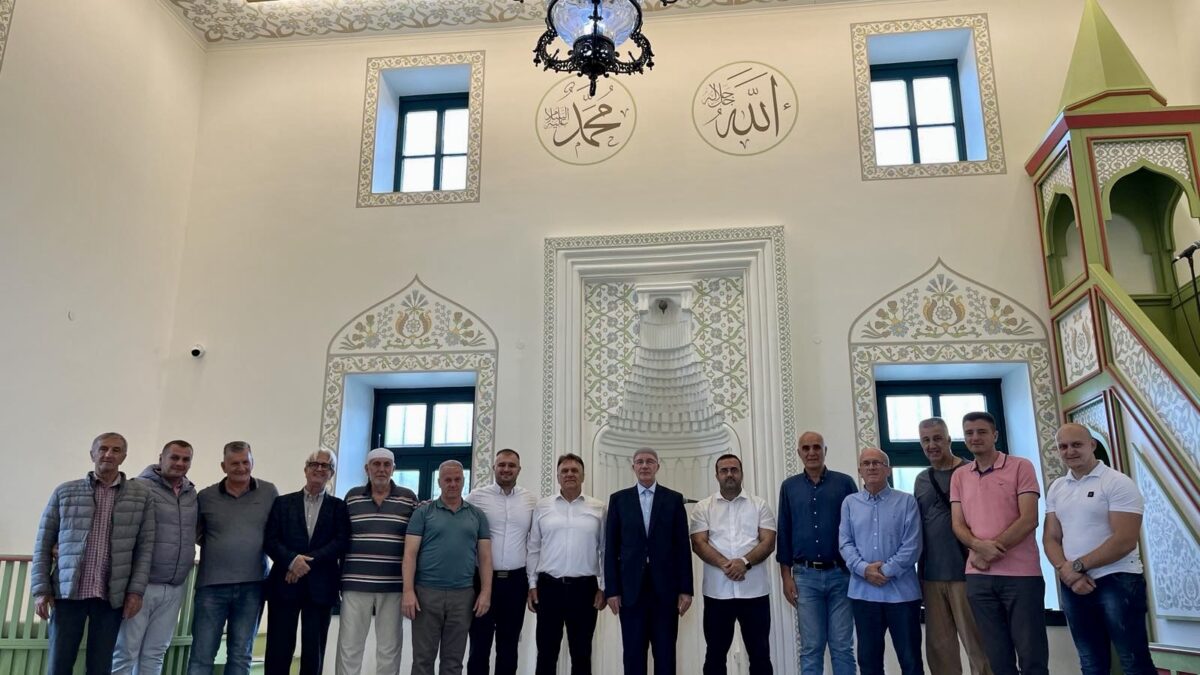 Muftija Fazlović posjetio džemat Svirac (MIZ Gradačac)
