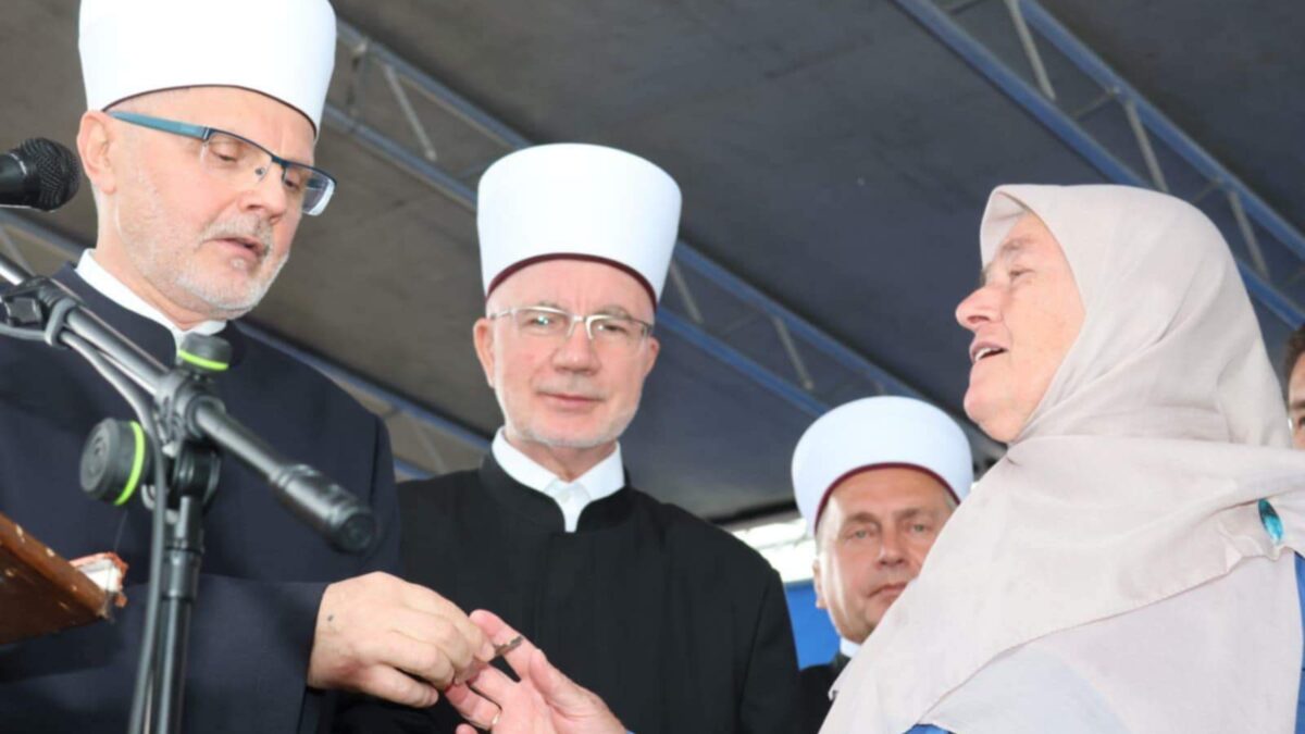 Uz prisustvo velikog broja vjernika svečano otvorena džamija u naselju Donja Tinja (MIZ Srebrenik)