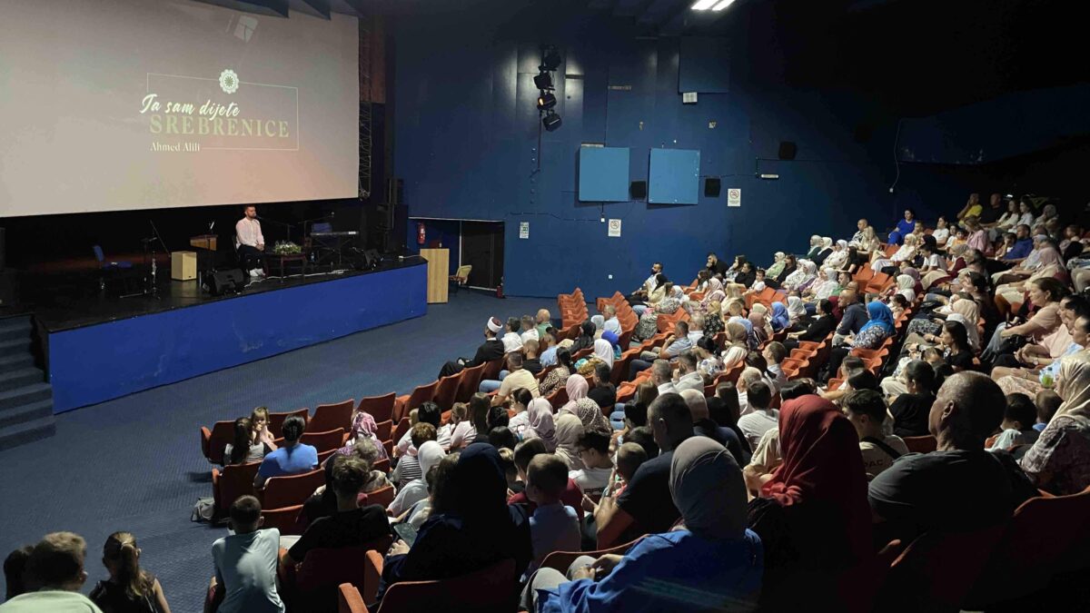 Večer ilahija i kasida u Srebrenici: Predstavljena kasida “Ja sam dijete Srebrenice”