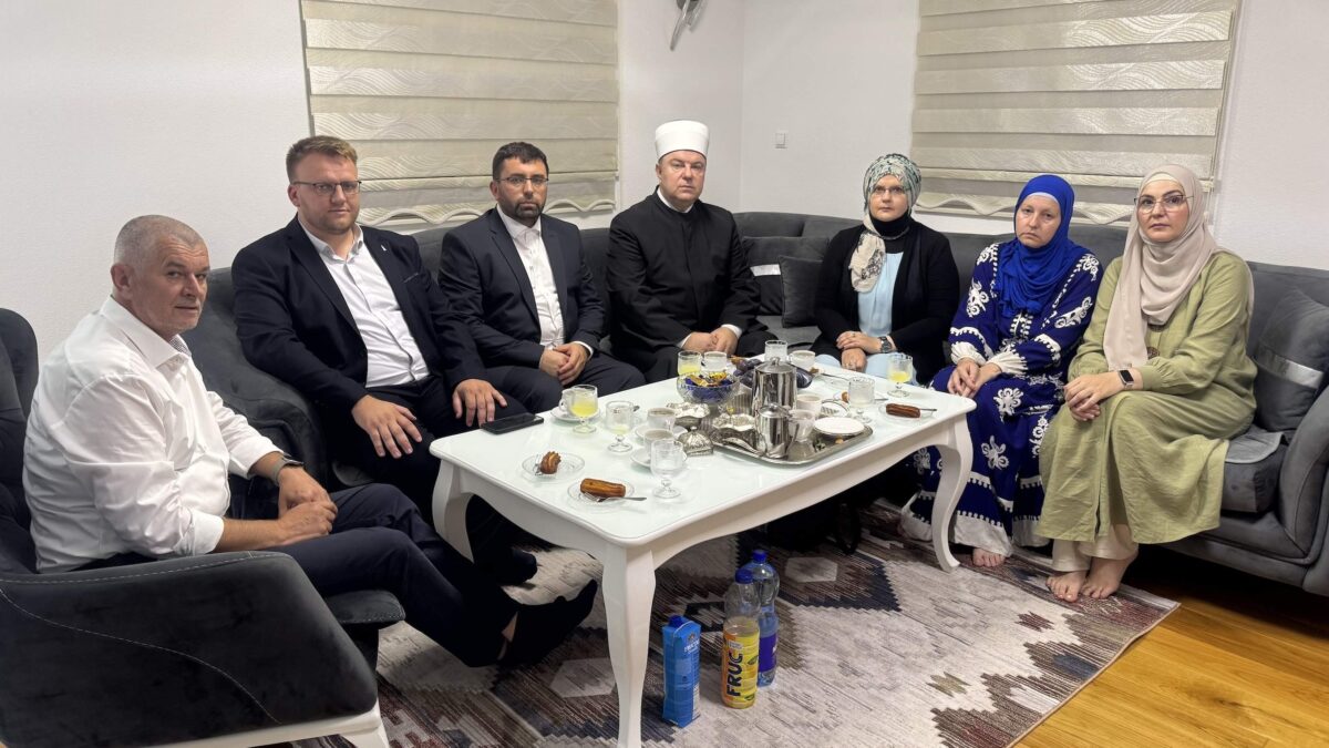 Gračanica: Posjeta porodici rahmetli Muhamed-ef. Sinanovića