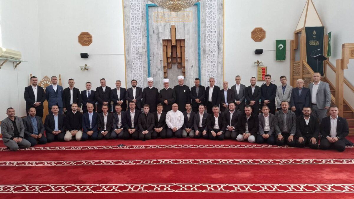 Reisul-ulema Kavazović s imamima MIZ Gračanica: Važno je da smo odgovorni prema muslimanima koji ovdje žive
