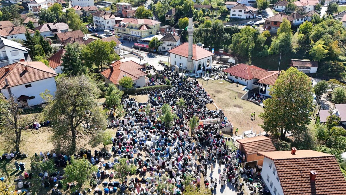 U Gradačcu svečano otvorena obnovljena Sviračka džamija: Simbol našeg korijena i ponosa