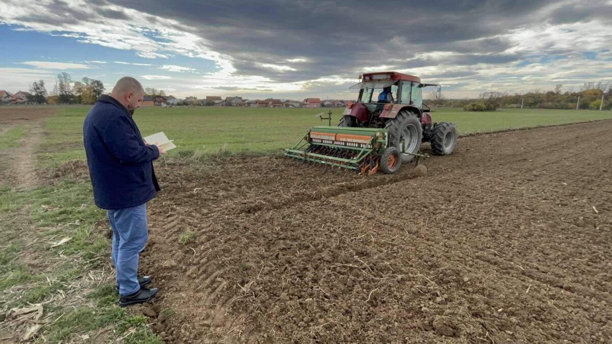 Jesenja sjetva na parcelama Medžlisa Bijeljina: Zasijani ječam i pšenica