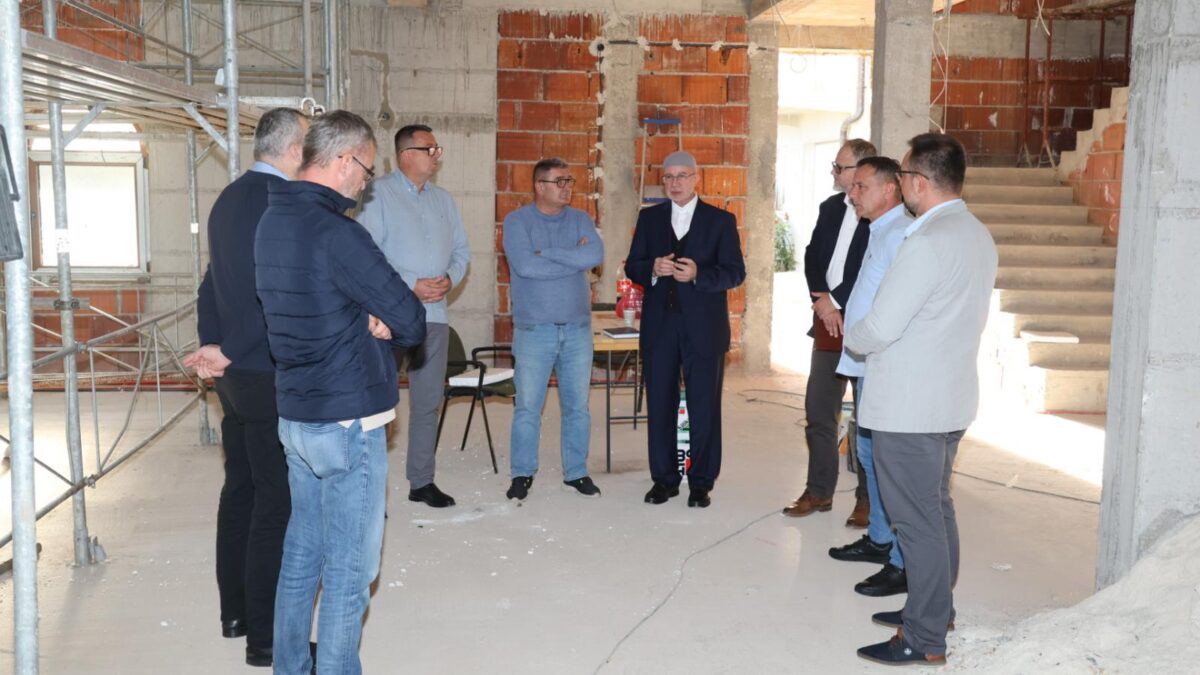 Zvornik: Muftija Fazlović obišao gradilište džamije u Glumini