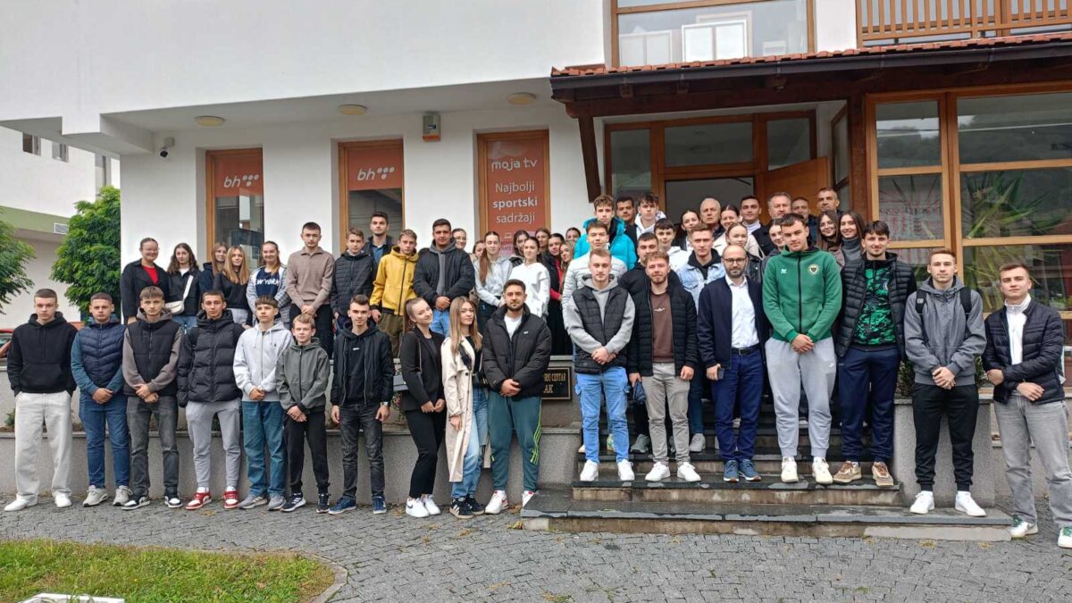 Počeo Kurs islama Muftijstva tuzlanskog za srednjoškolce u medžlisima Čelić, Teočak, Modriča i Odžak