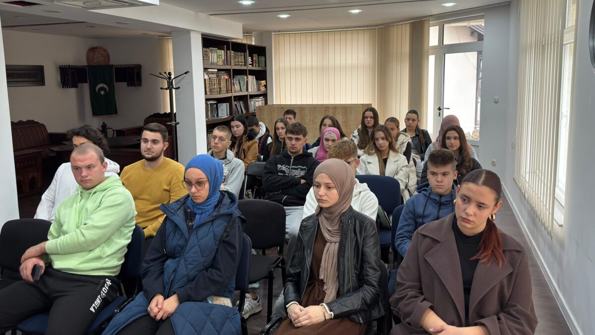 Kursa islama Mreže mladih: Mladi s velikom pažnjom prate predavanja o važnim temama